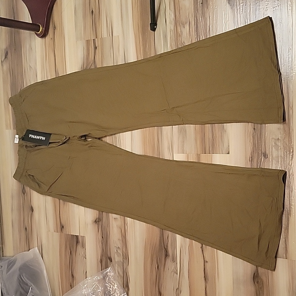 NWT 📦 Flare Leg Olive Green Loungewear Flare Leg
